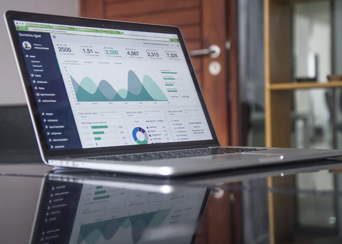 Fleet Management Services & Software Fleet Management Services & Software — FleetEezz LLC fleet operations dashboard — real-time visibility for Florida fleet operators